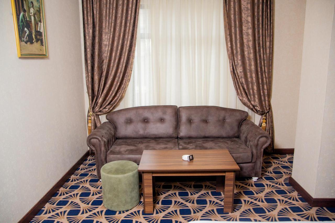 Piano Hotel Baku Exteriör bild