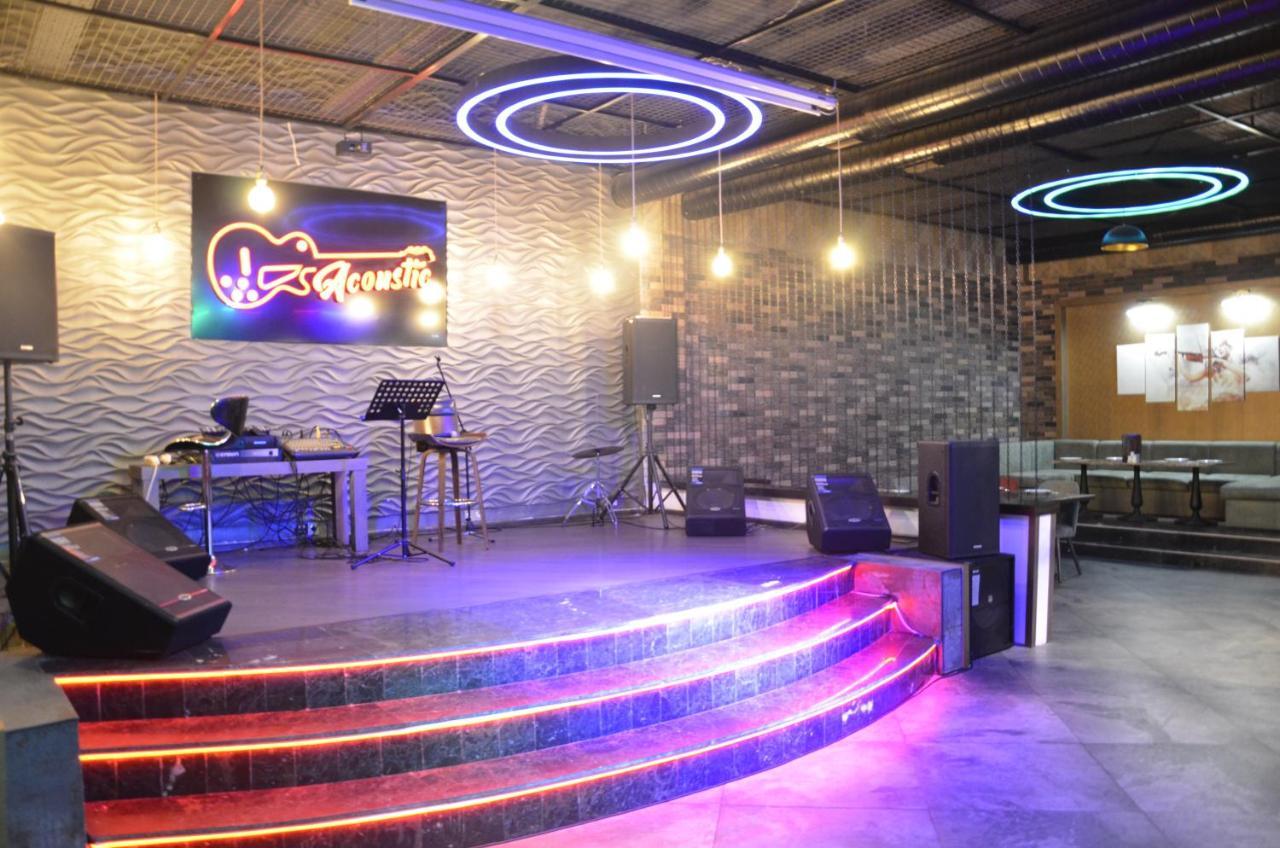 Piano Hotel Baku Exteriör bild