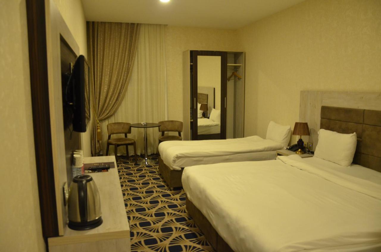 Piano Hotel Baku Exteriör bild